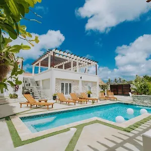 Eva Hotel